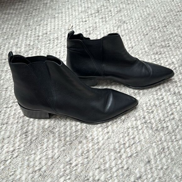 Marc Fisher YALE POINTY TOE CHELSEA BOOTIE Black Leather Ankle Boots 10M - Picture 3 of 13